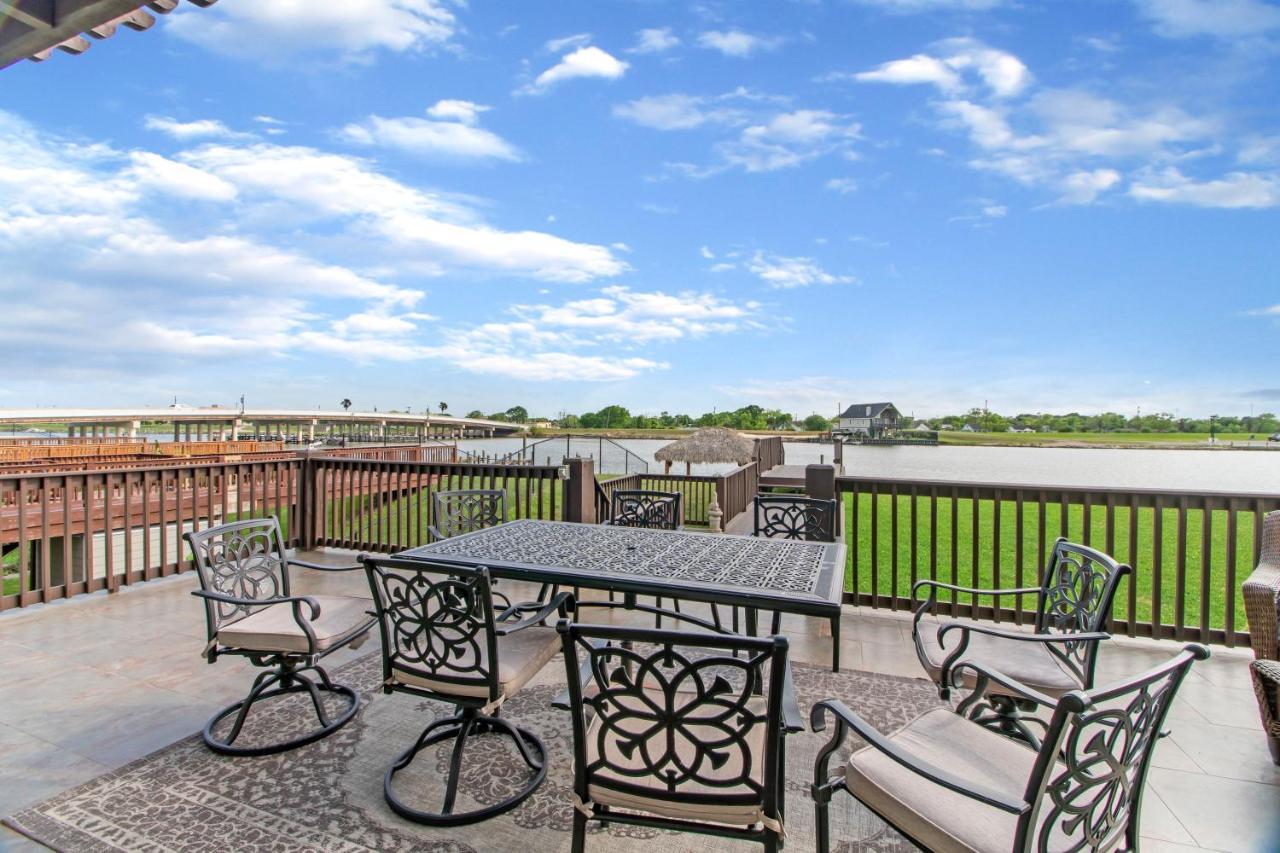Luxury Waterfront Home Family And Pet Friendly Near Surfside Beach 11 Mins Freeport Exterior foto