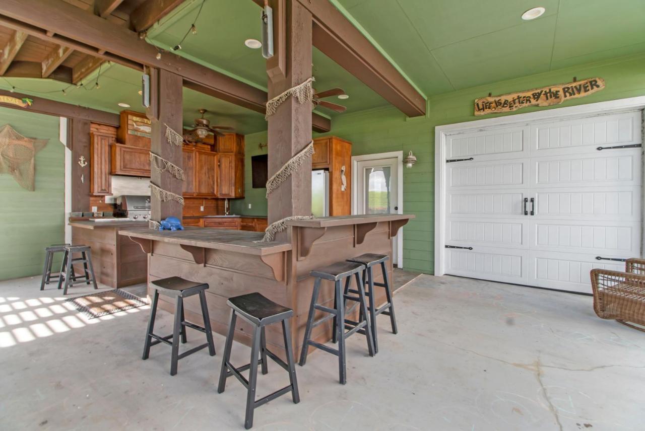 Luxury Waterfront Home Family And Pet Friendly Near Surfside Beach 11 Mins Freeport Exterior foto