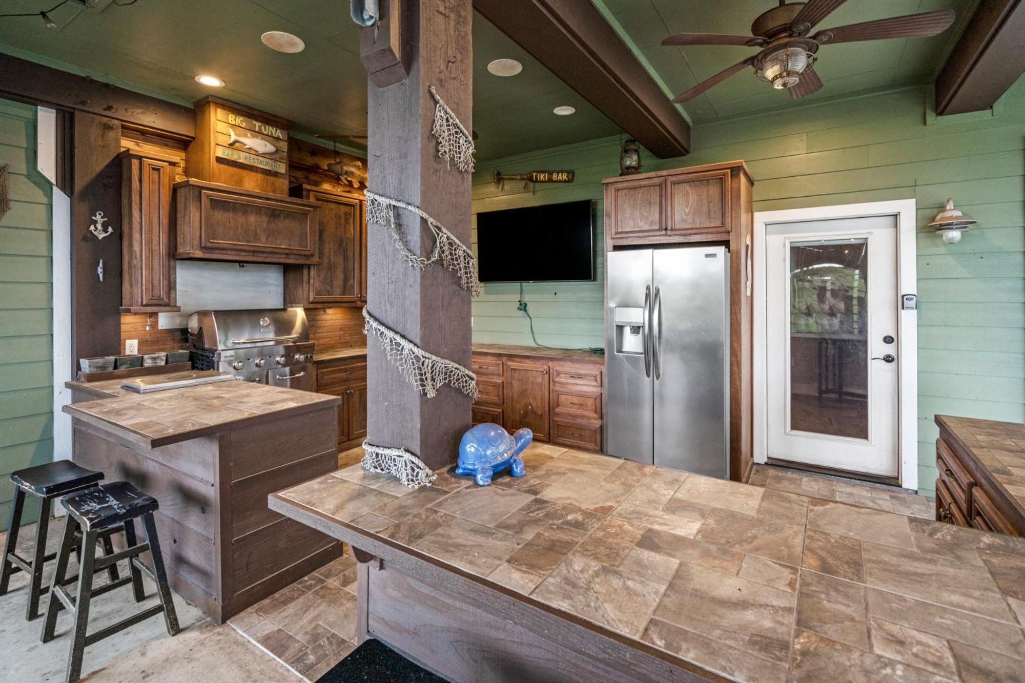 Luxury Waterfront Home Family And Pet Friendly Near Surfside Beach 11 Mins Freeport Exterior foto