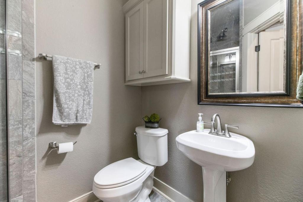 Luxury Waterfront Home Family And Pet Friendly Near Surfside Beach 11 Mins Freeport Exterior foto