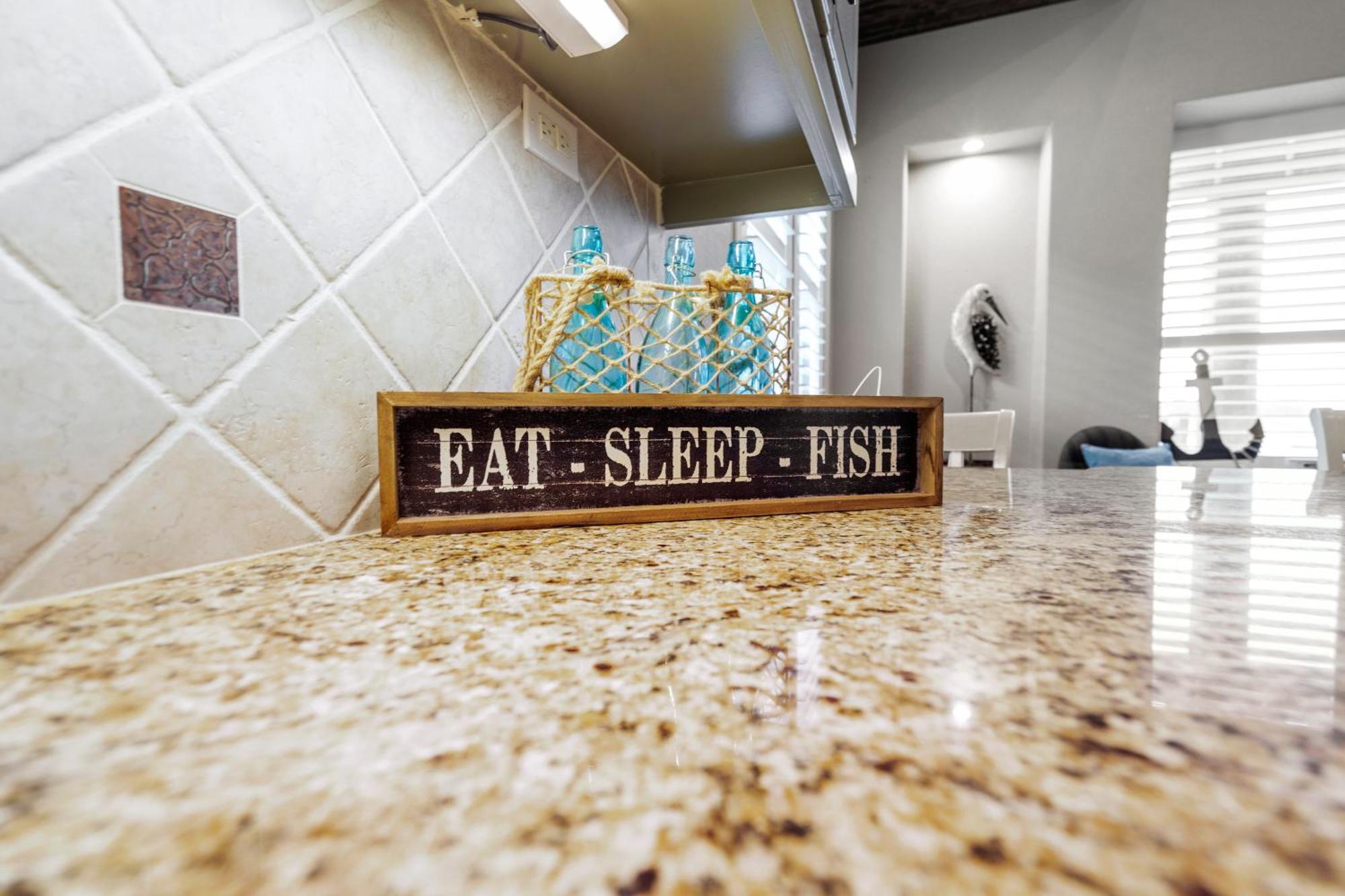 Luxury Waterfront Home Family And Pet Friendly Near Surfside Beach 11 Mins Freeport Exterior foto
